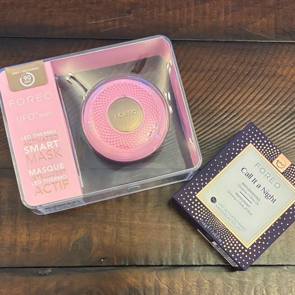 New FOREO LED Activated Smart Mask Call It a Night Mask Set